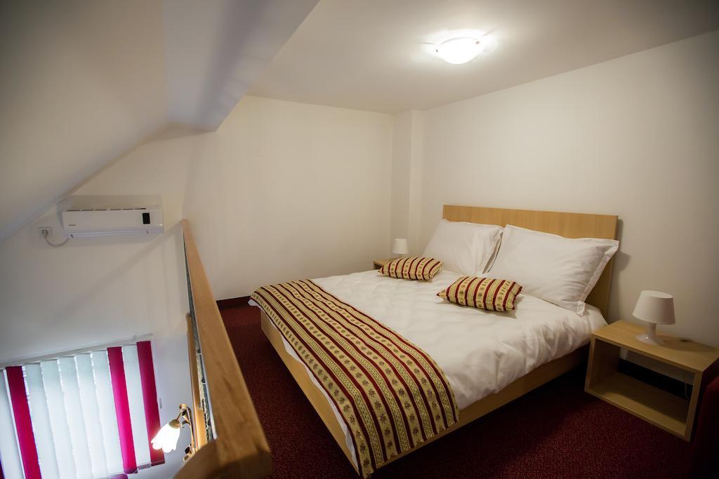 Apartments And Rooms Millennium Ogulin Bilik gambar